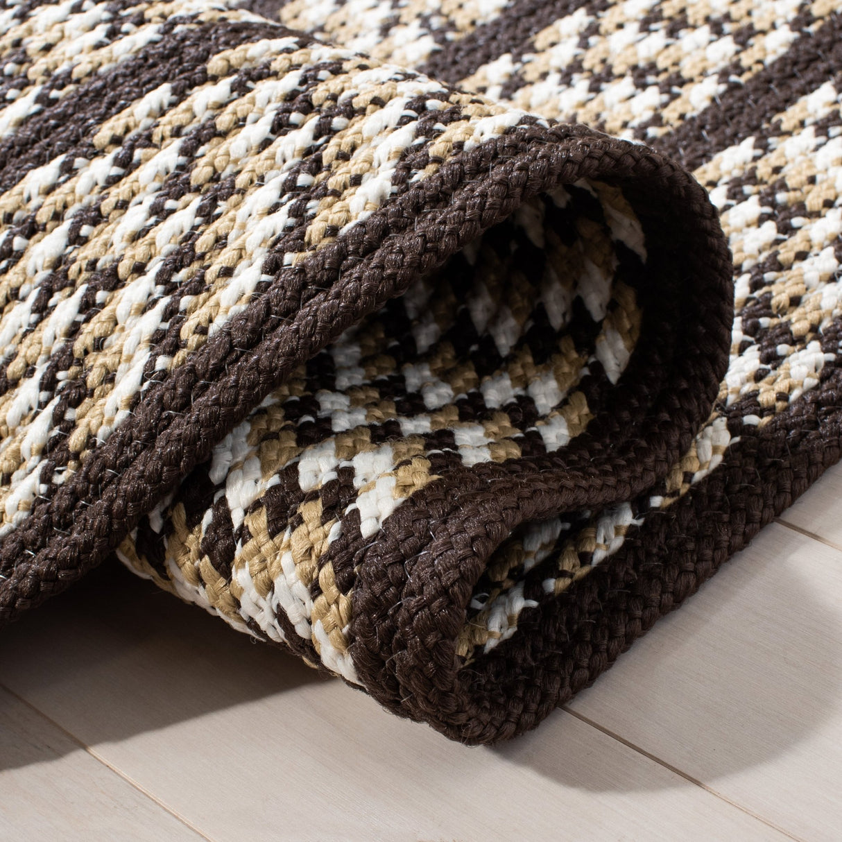 Safavieh Braided Brd401C Ivory/Black Rug - Safavieh - brd401c - 3r