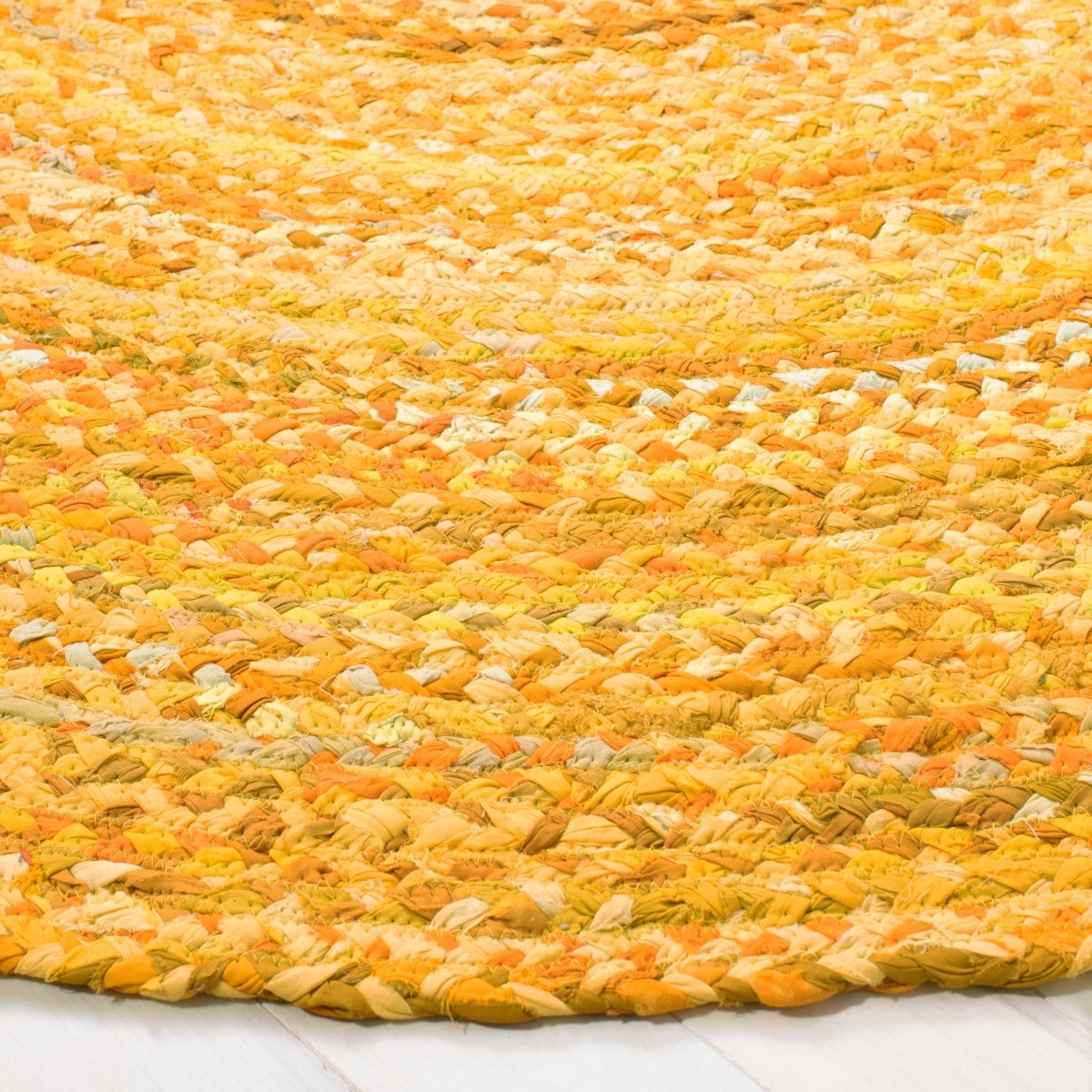Safavieh Braided Brd452D Gold Rug.