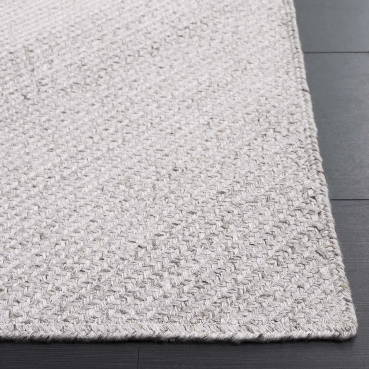 Safavieh Braided 4'-0" x 6'-0" Rug in Beige