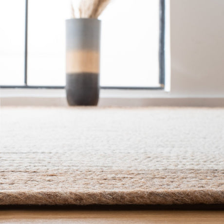 Safavieh Braided Brd903B Beige/Ivory Rugs.
