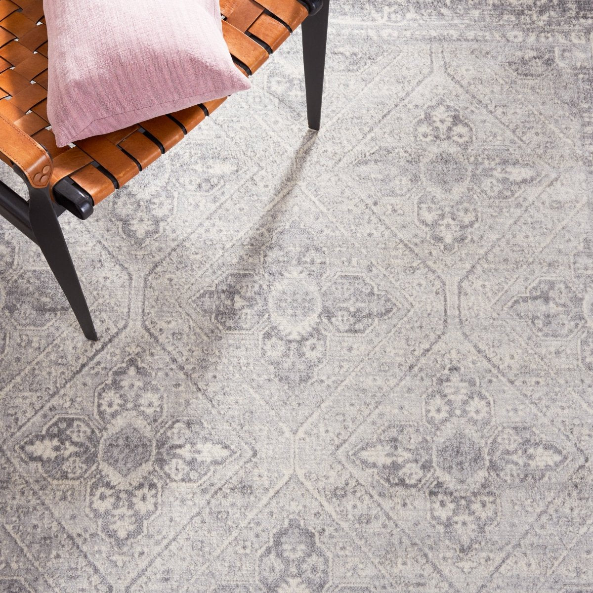 Safavieh Brentwood Bnt800F Grey/Ivory Rug.