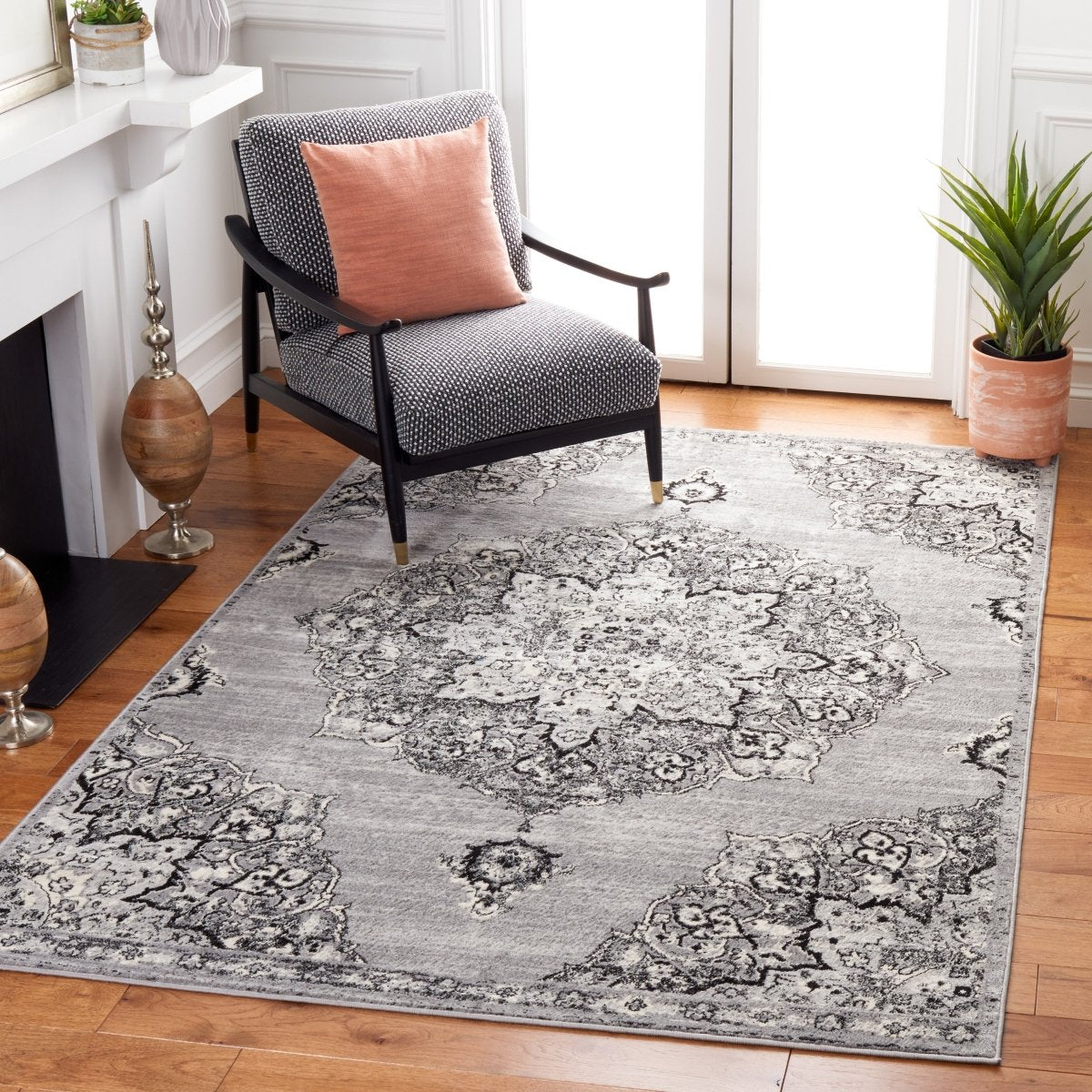 Safavieh Brentwood Bnt802G Silver/Black Rug.
