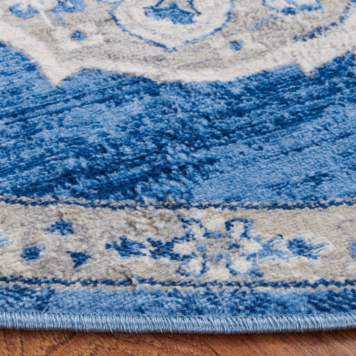 Safavieh Brentwood Bnt802M Blue/Grey Rug.