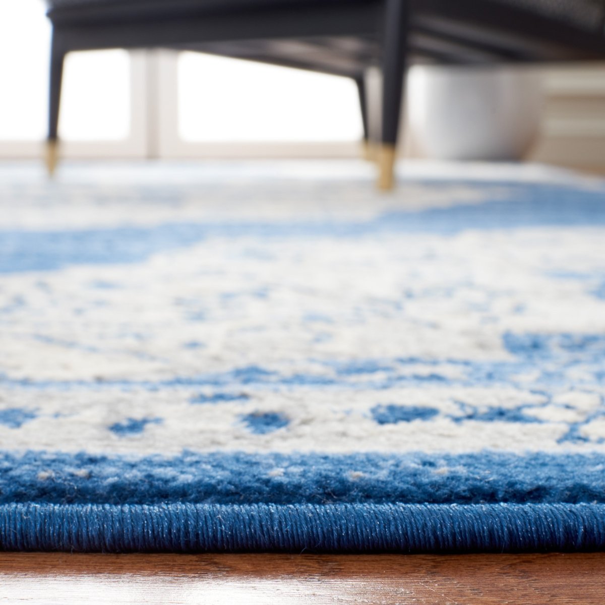 Safavieh Brentwood Bnt802N Navy/Grey Rug.