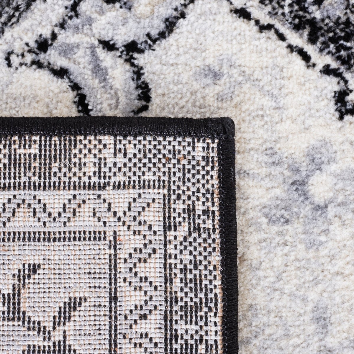 Safavieh Brentwood Bnt826Z Black/Ivory Rug.