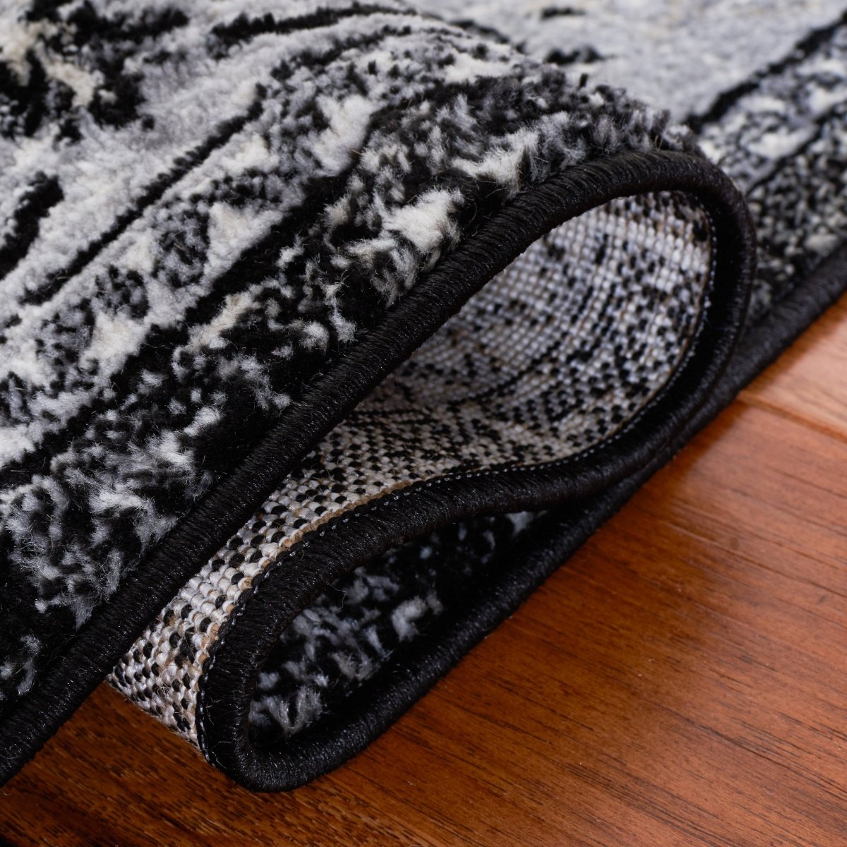 Safavieh Brentwood Bnt826Z Black/Ivory Rug.