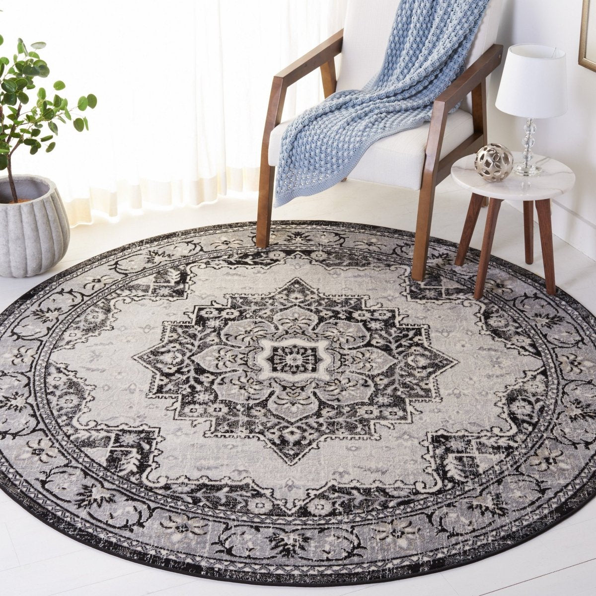 Safavieh Brentwood Bnt826Z Black/Ivory Rug.