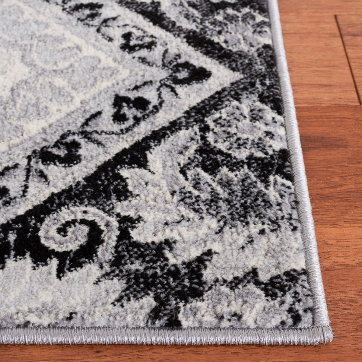 Safavieh Brentwood Bnt827Z Black/Ivory Rug.