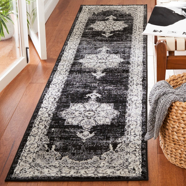 Safavieh Brentwood Bnt847A Ivory/Black Rug.