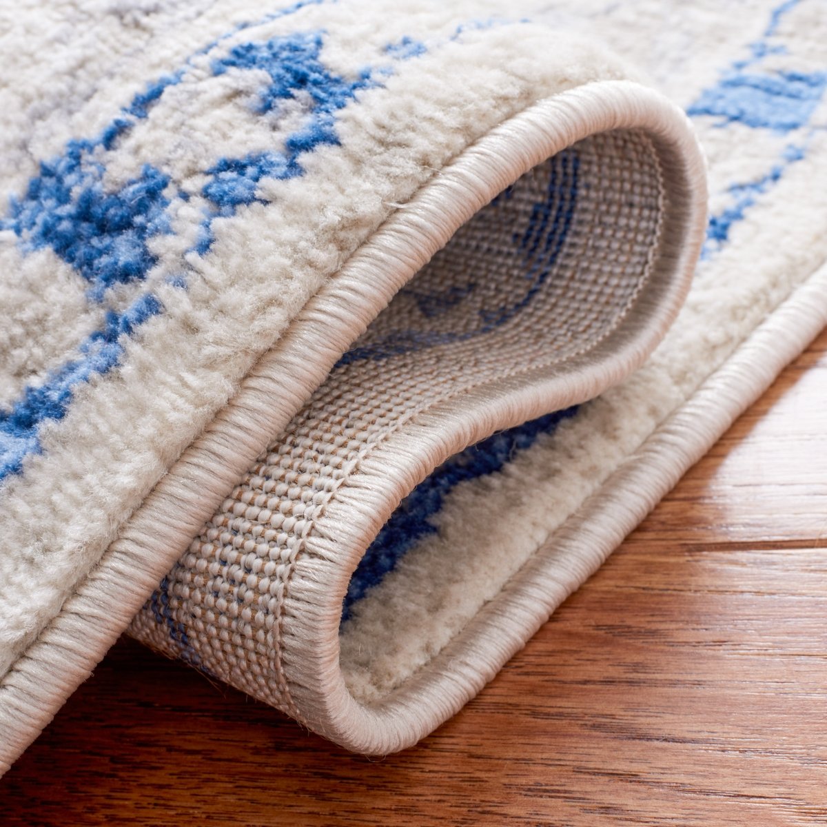 Safavieh Brentwood Bnt851A Ivory/Blue Rug.