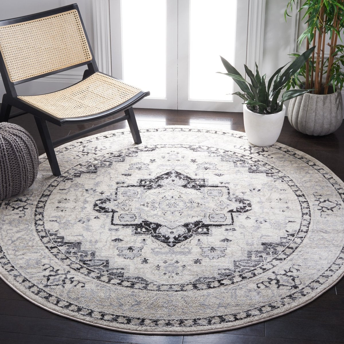 Safavieh Brentwood Bnt851C Ivory/Black Rug.