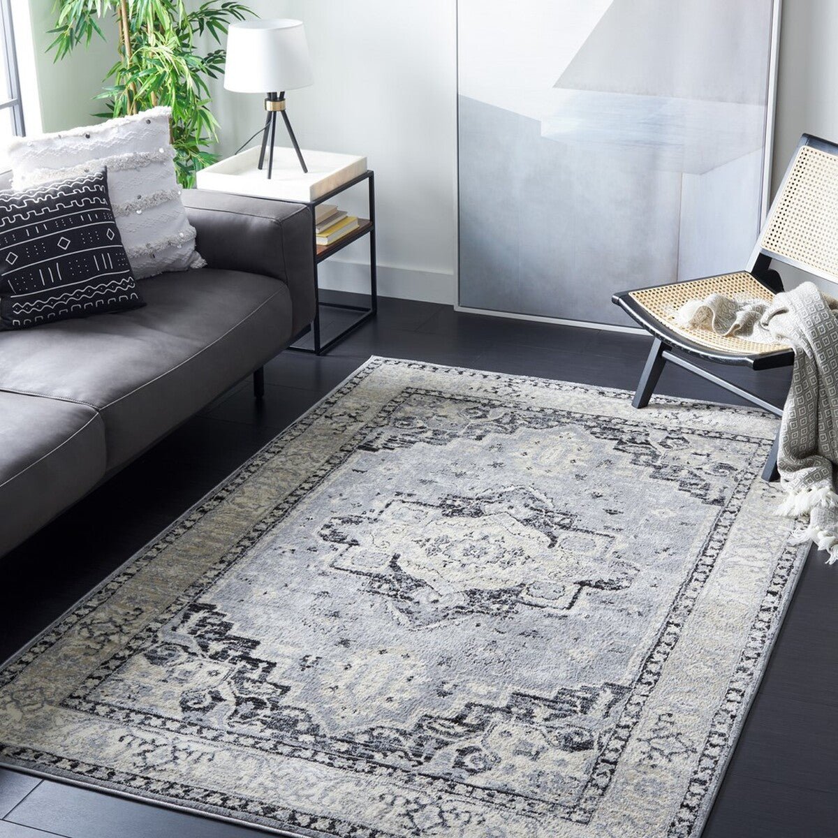 Safavieh Brentwood Bnt851K Silver/Black Rug.