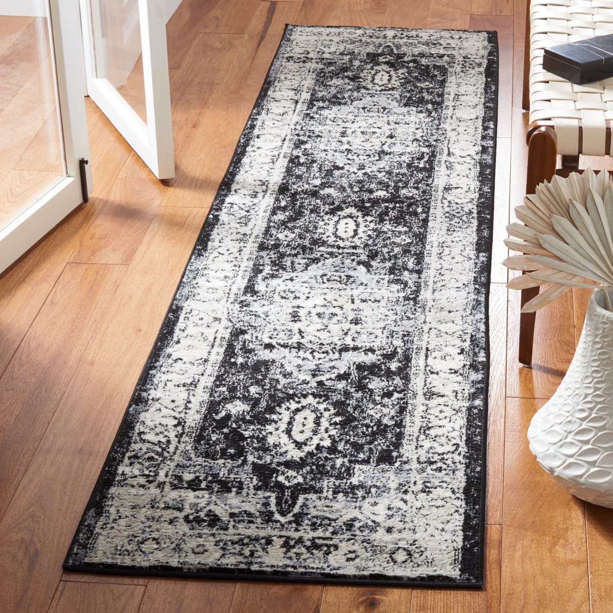 Safavieh Brentwood Bnt851Z Black/Grey Rug.