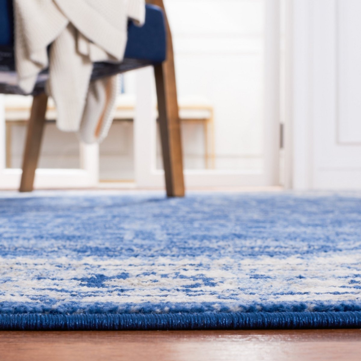 Safavieh Brentwood Bnt853A Ivory/Navy Rug.