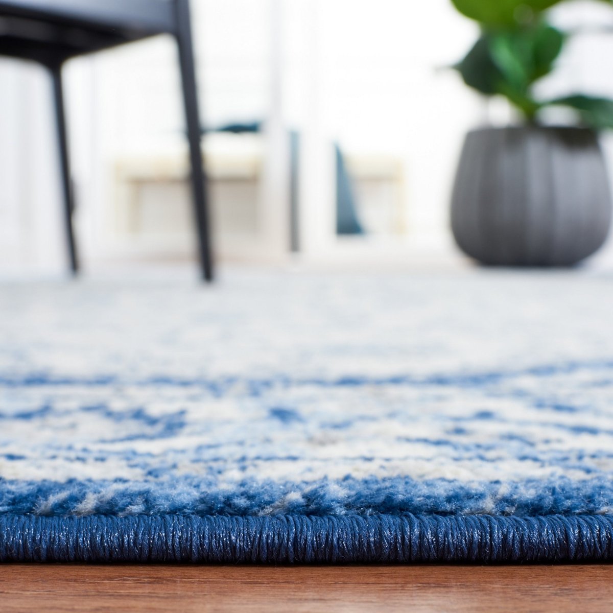 Safavieh Brentwood Bnt853M Blue/Ivory Rug.