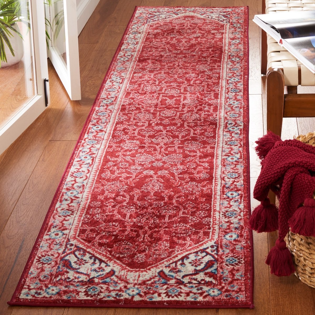 Safavieh Brentwood Bnt853N Blue/Red Rug.