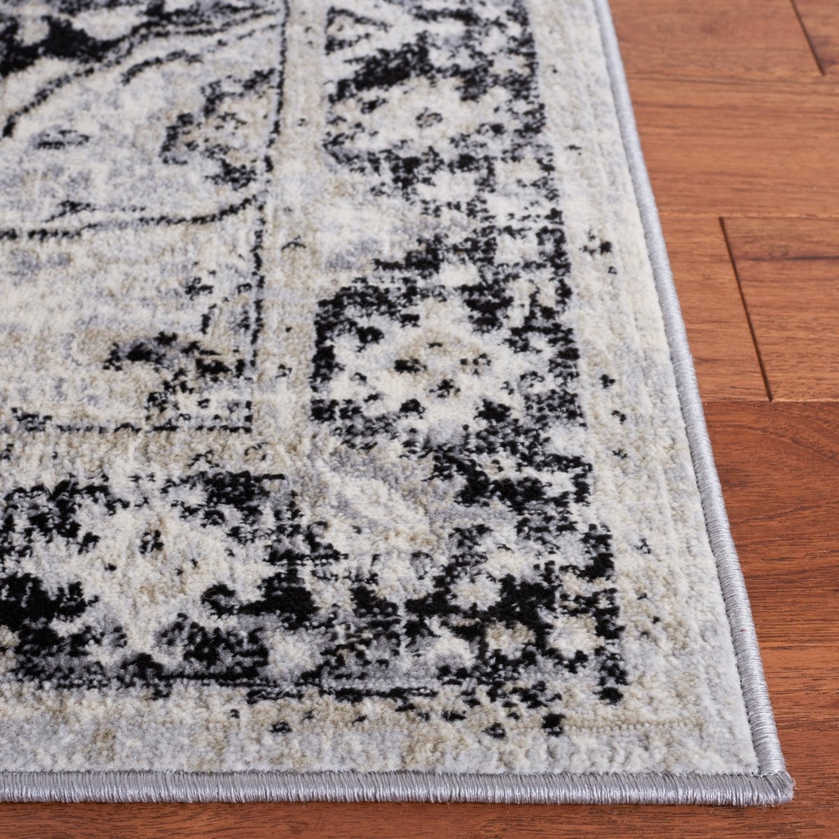 Safavieh Brentwood Bnt871Z Black/Ivory Rug.