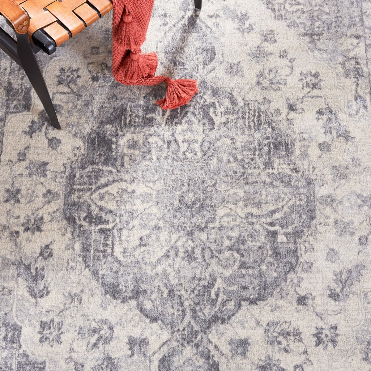 Safavieh Brentwood Bnt879F Grey/Light Grey Rug.
