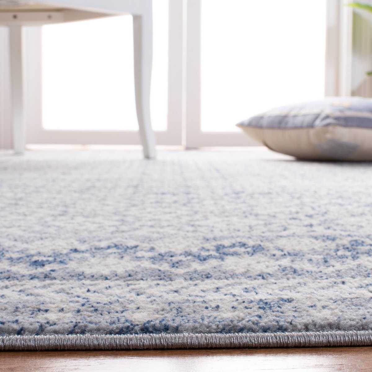 Safavieh Brentwood Bnt899C Ivory/Light Grey Rugs.