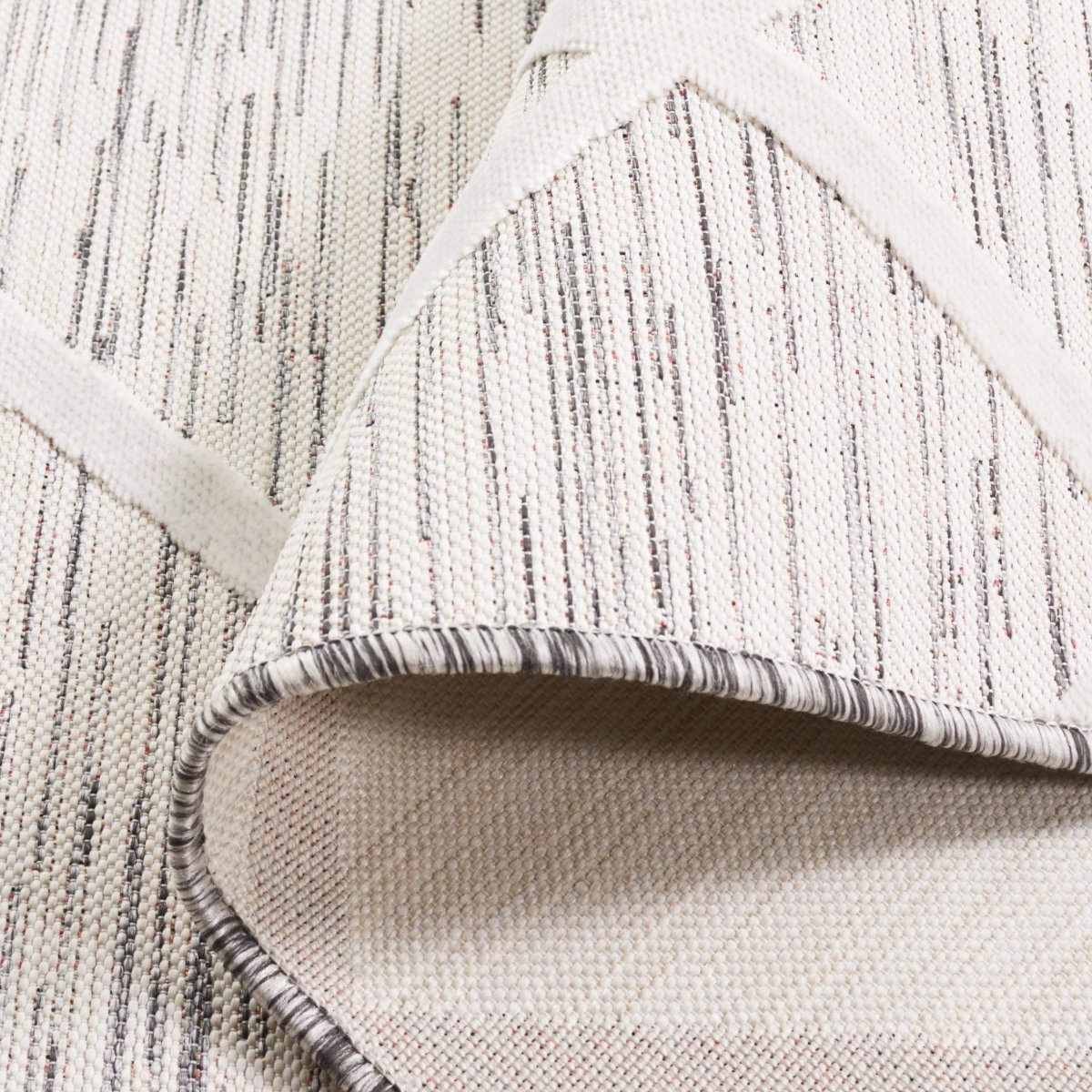 Safavieh Cabana Cbn410A Ivory/Grey Rug.