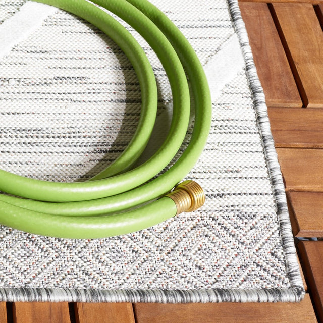 Safavieh Cabana Cbn410A Ivory/Grey Rug.