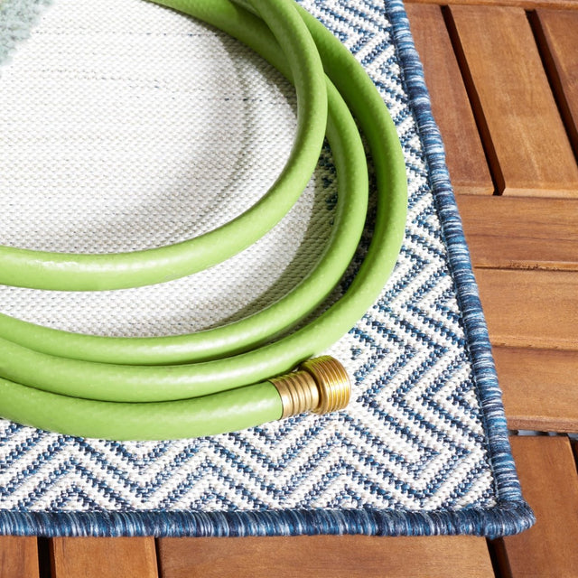 Safavieh Cabana Cbn416N Ivory/Navy Rug.