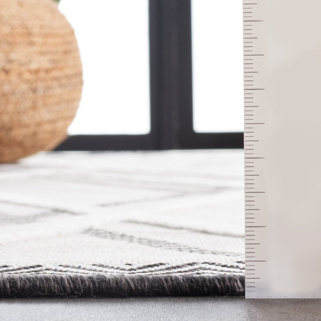 Safavieh Cabana Cbn416Z Ivory/Black Rug.