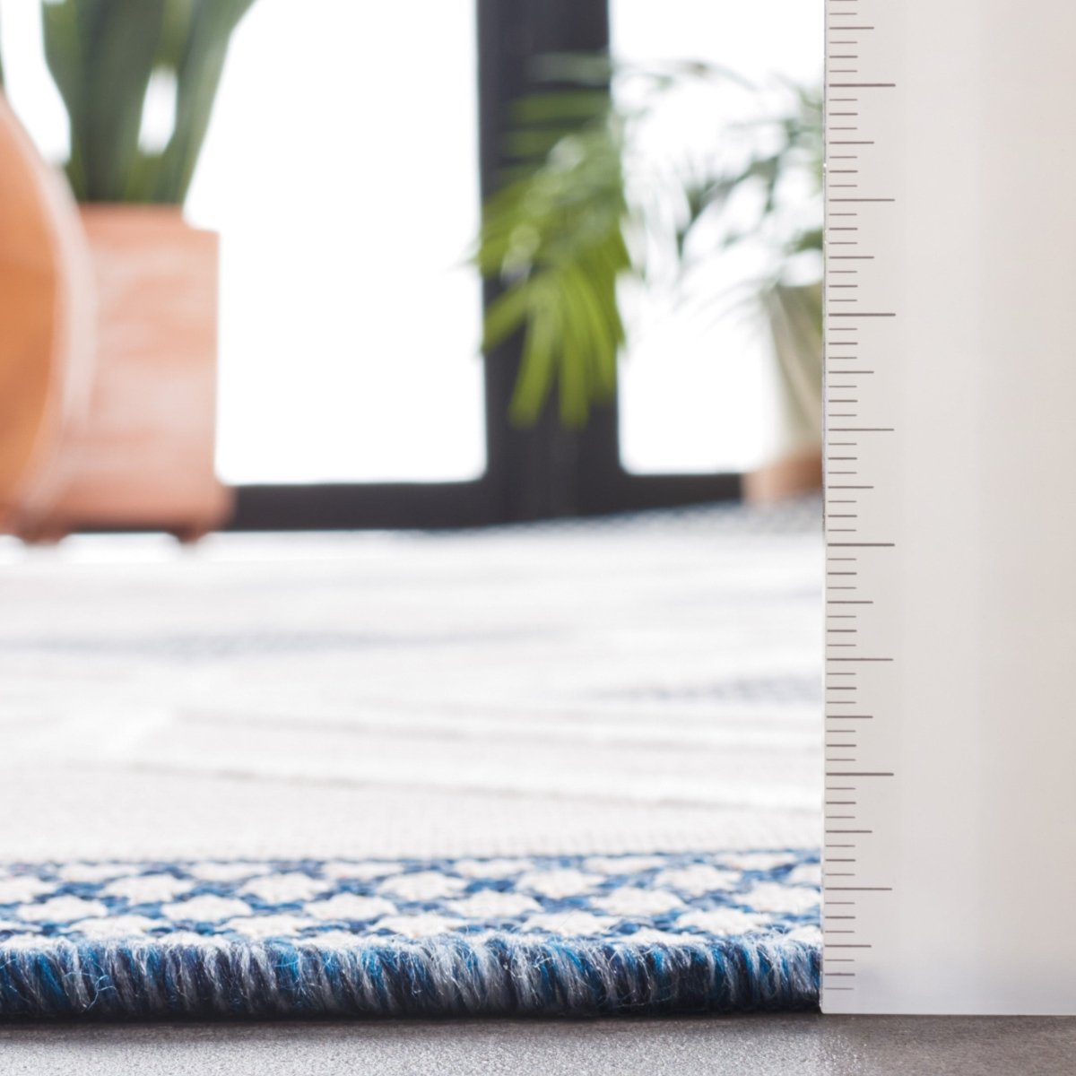 Safavieh Cabana Cbn420N Ivory/Navy Rug.