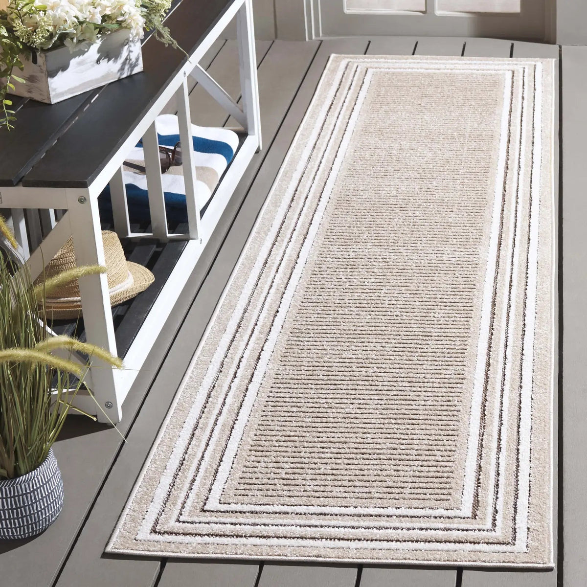 Safavieh Cabana 2'-2" x 8'-0" Rug in Beige / Ivory