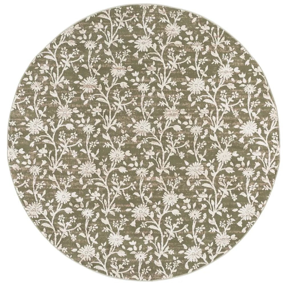 Safavieh Cameron 6'-7" x 6'-7" Rug in Green / Ivory