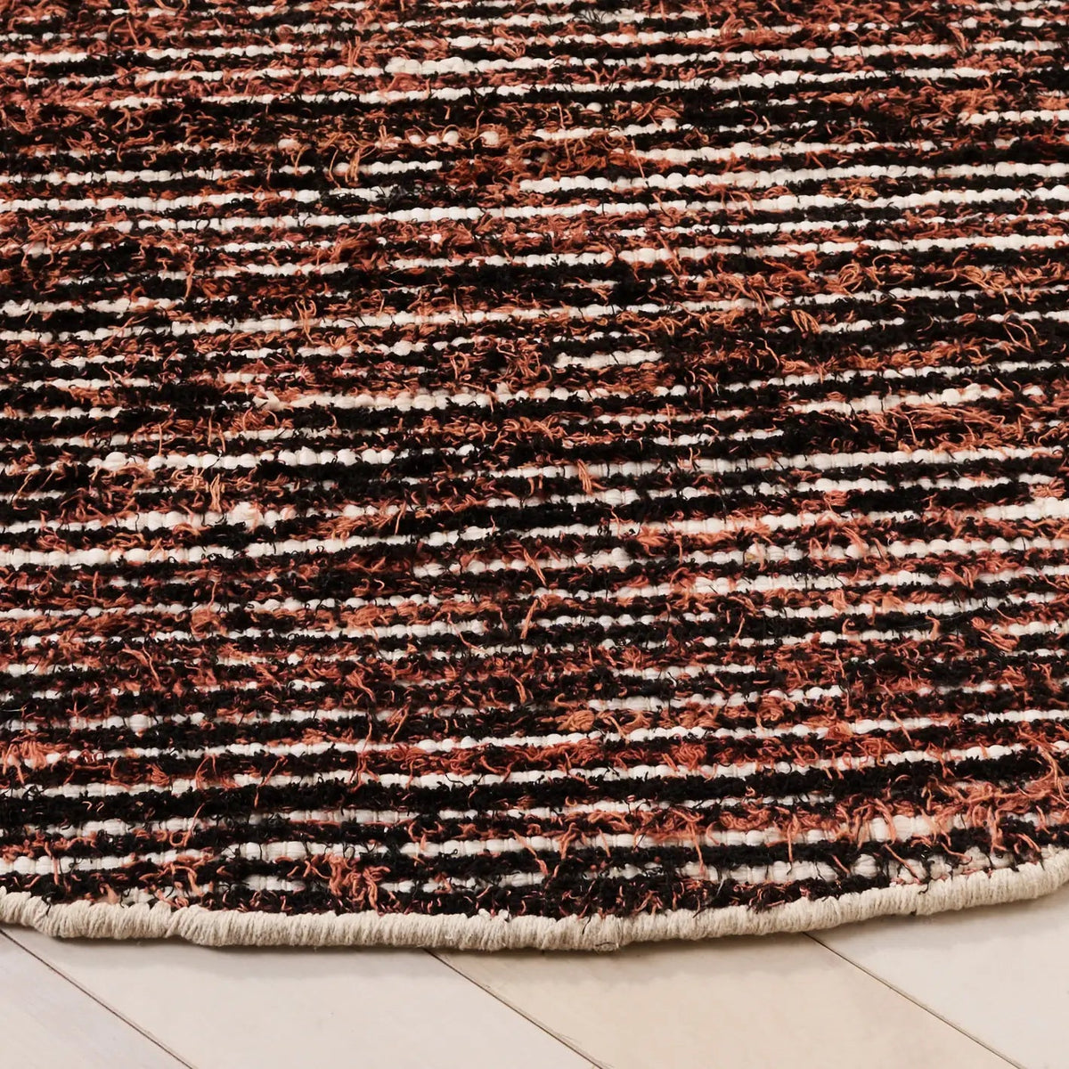 Safavieh Cape Cod 6'-0" x 6'-0" Rug in Orange / Black