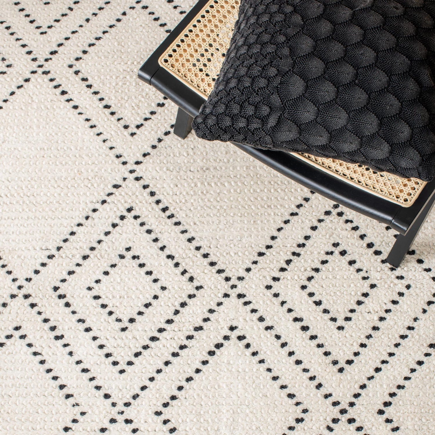 Safavieh Casablanca Csb676Z Ivory/Black Rugs - Safavieh - csb676z - 28