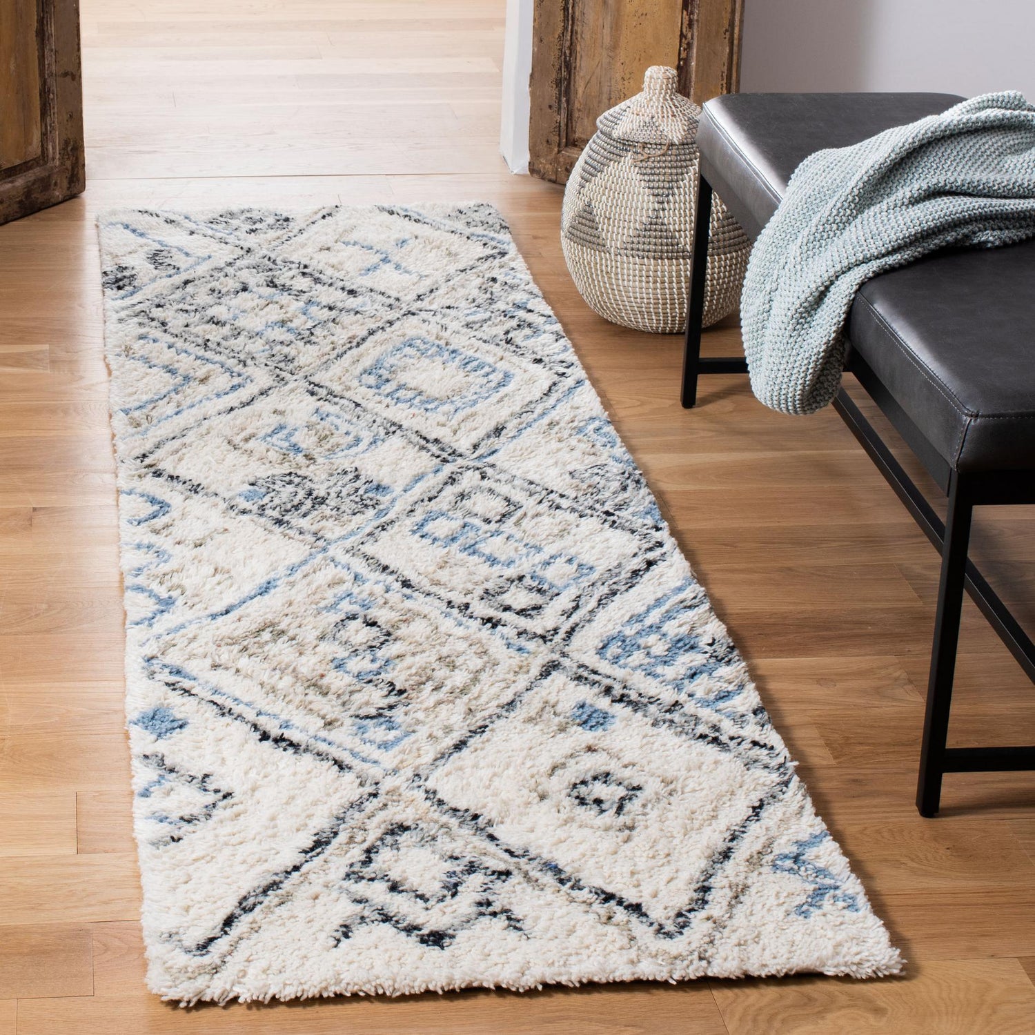 Safavieh Casablanca Shag Csb638A Black/Ivory Rugs - Safavieh - csb638a - 28