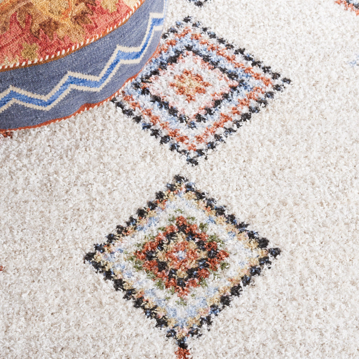Safavieh Chapel Chp402A Ivory/Black Rug - Safavieh - chp402a - 28