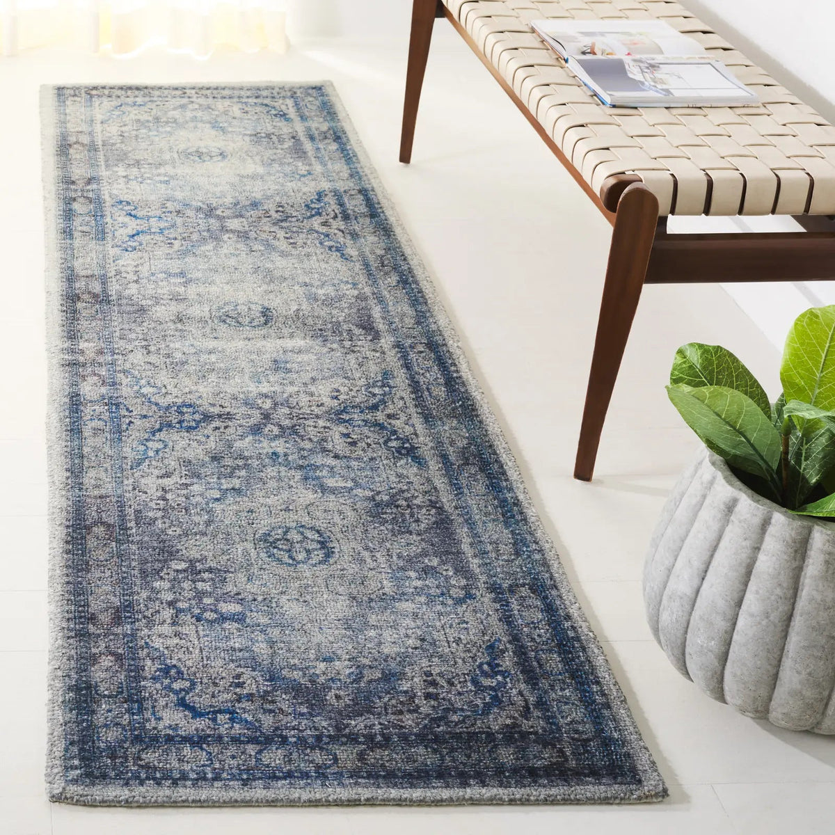 Safavieh Classic Vintage 2'-3" x 8'-0" Rug in Blue / Grey