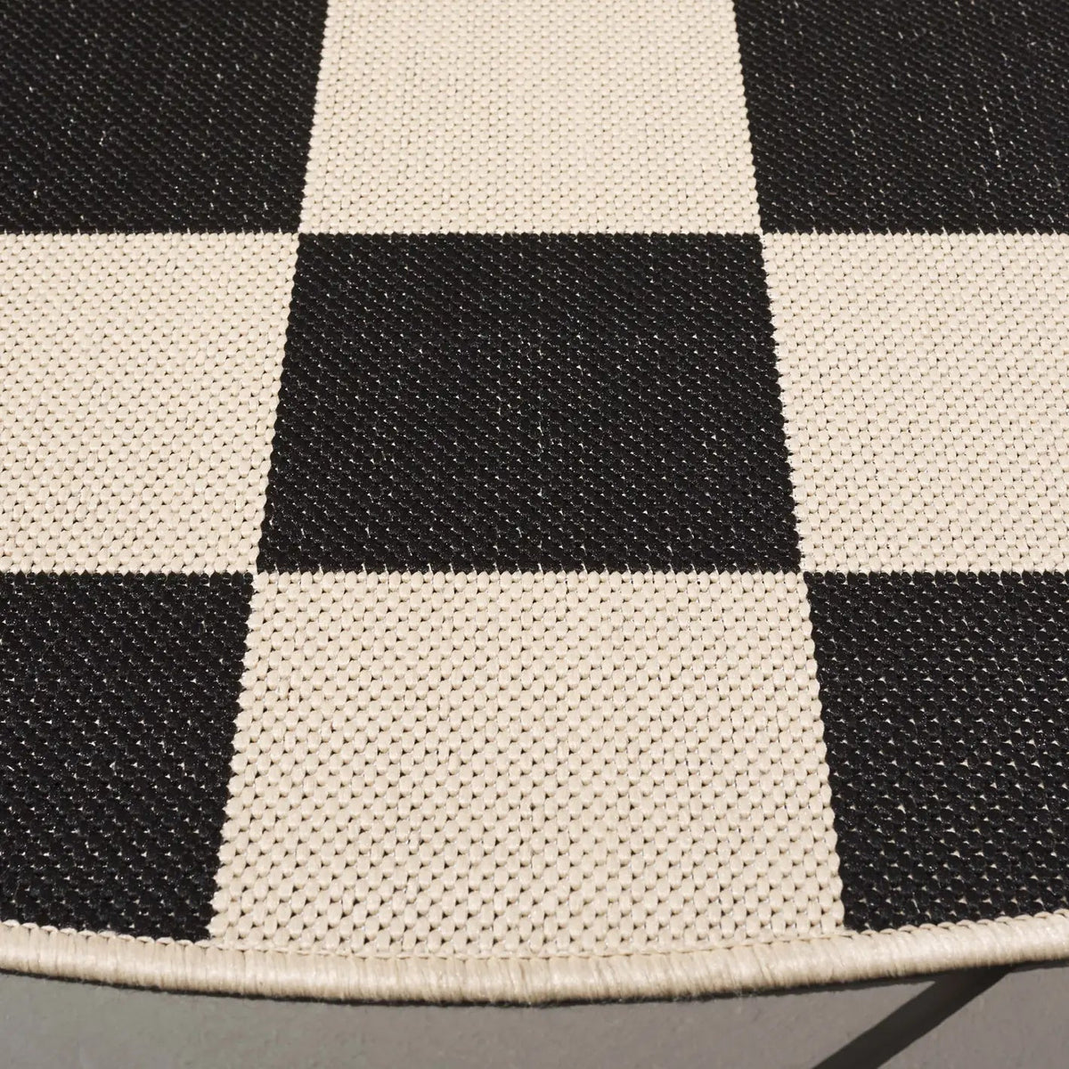 Safavieh Courtyard 6'-7" x 6'-7" Rug in Black / Beige