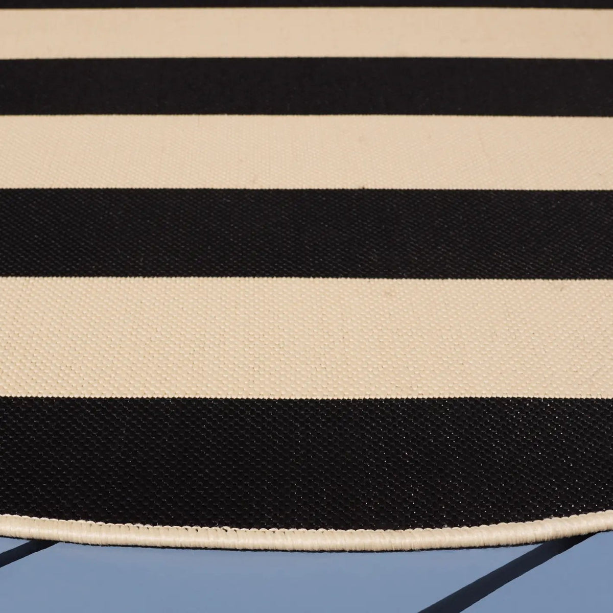 Safavieh Courtyard 5'-3" x 5'-3" Rug in Beige / Black