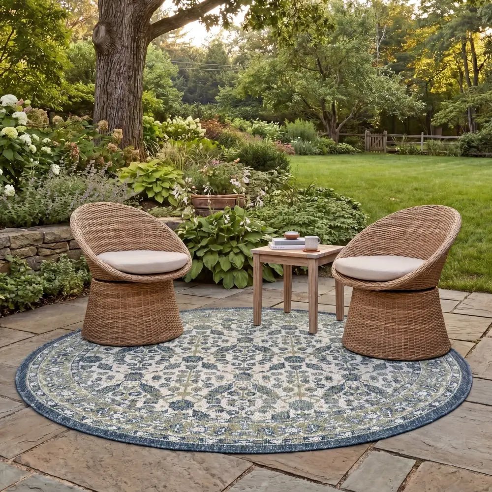 Safavieh Courtyard 6'-7" x 6'-7" Rug in Green Ivory / Navy Light Blue