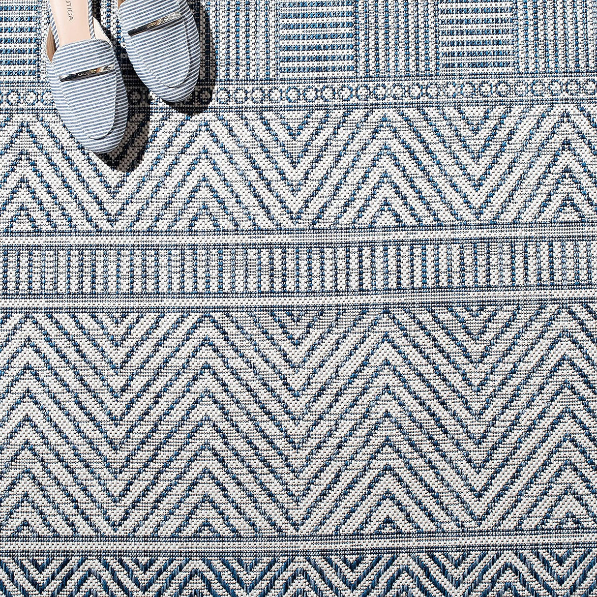 Safavieh Courtyard Cy8196 - 53412 Ivory/Navy Rugs - Safavieh - cy8196 - 53412 - 4r