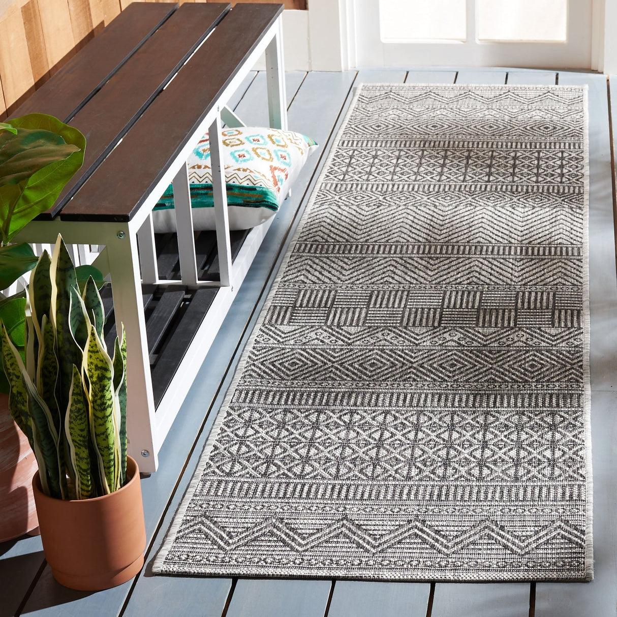 Safavieh Courtyard Cy8196 - 53712 Ivory/Black Rugs - Safavieh - cy8196 - 53712 - 7r