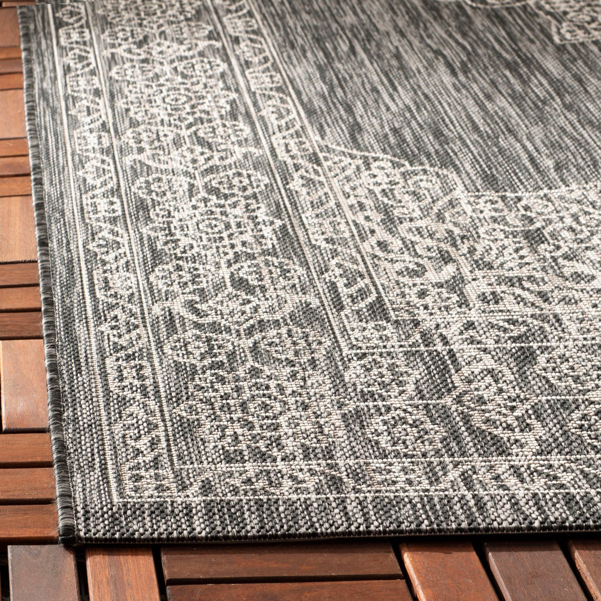 Safavieh Courtyard Cy8232 Black/Ivory Rug - Safavieh - cy8232 - 36621 - 27