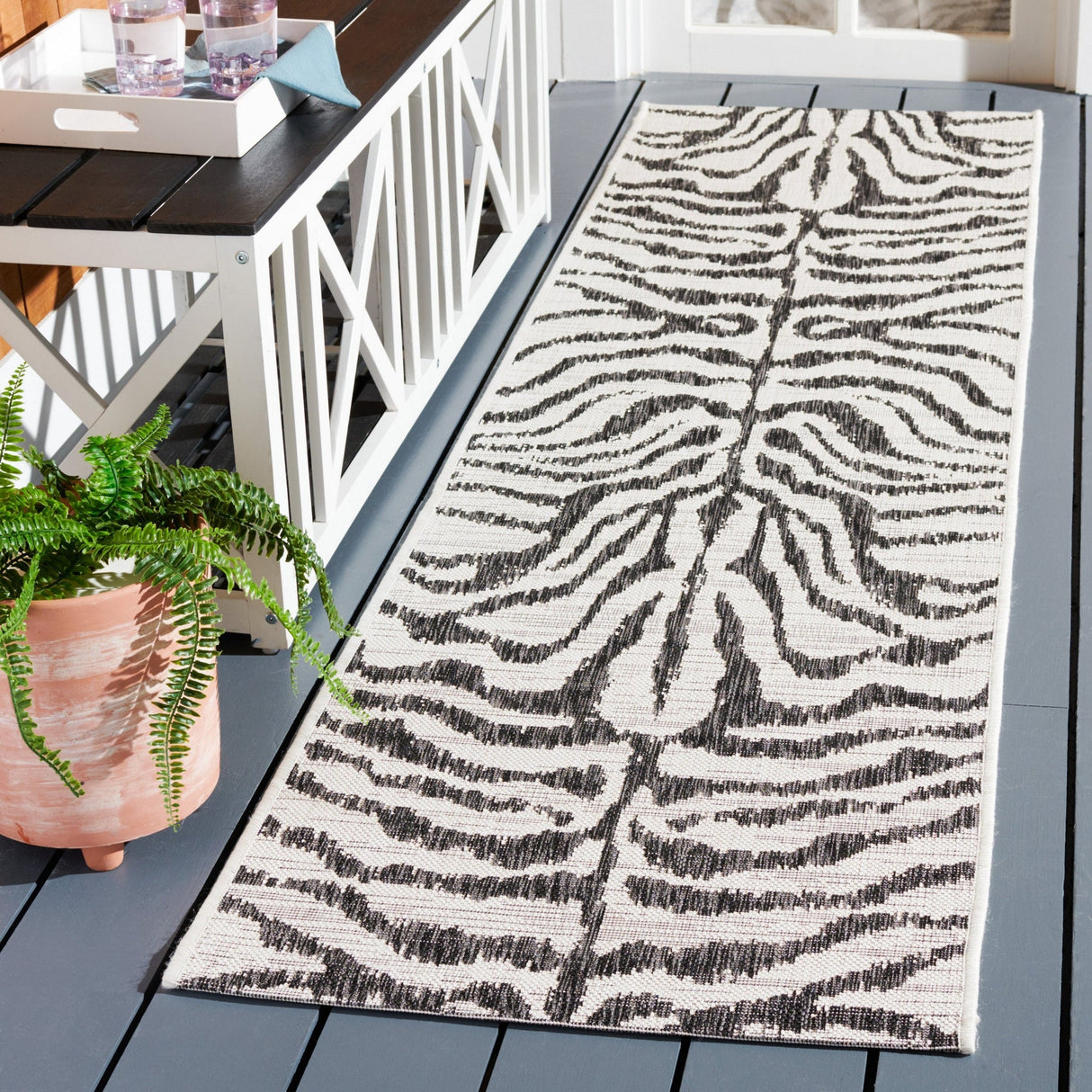 Safavieh Courtyard Cy8444 Ivory/Black Rug - Safavieh - cy8444 - 53712 - 7r