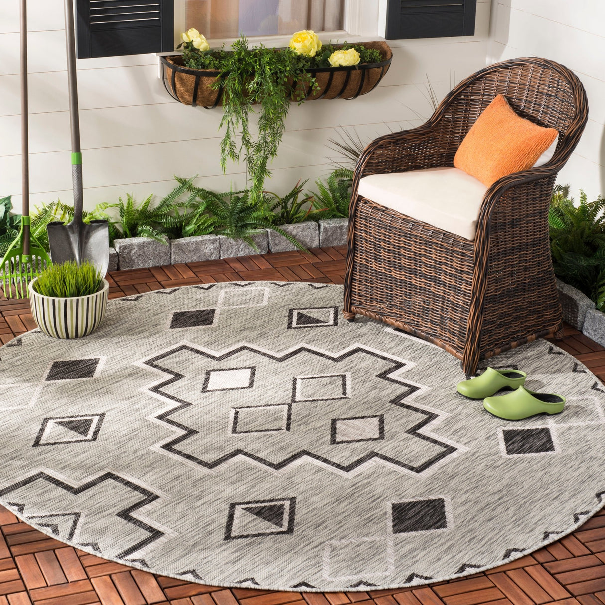 Safavieh Courtyard Cy8533 Grey/Black Rug - Safavieh - cy8533 - 37612 - 4r