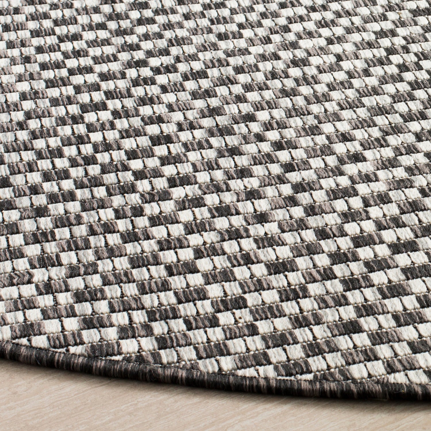Safavieh Courtyard Cy8653 Black/Light Grey Rug - Safavieh - cy8653 - 37621 - 810