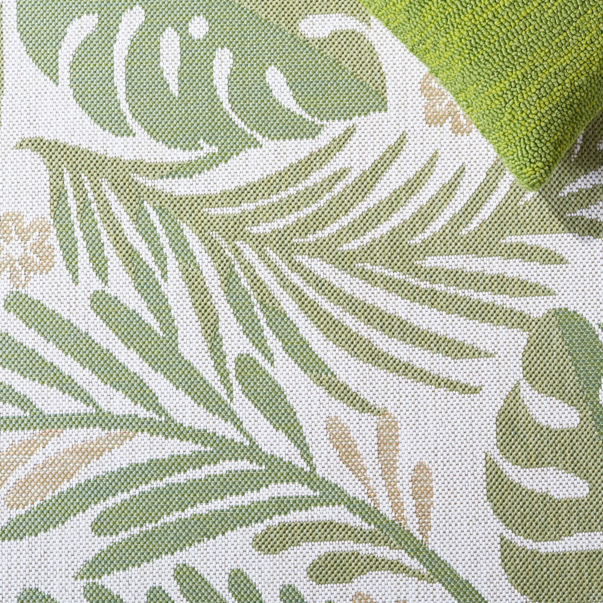 Safavieh Courtyard Cy9700 - 52745 Ivory/Green Rug - Safavieh - cy9700 - 52745 - 7r
