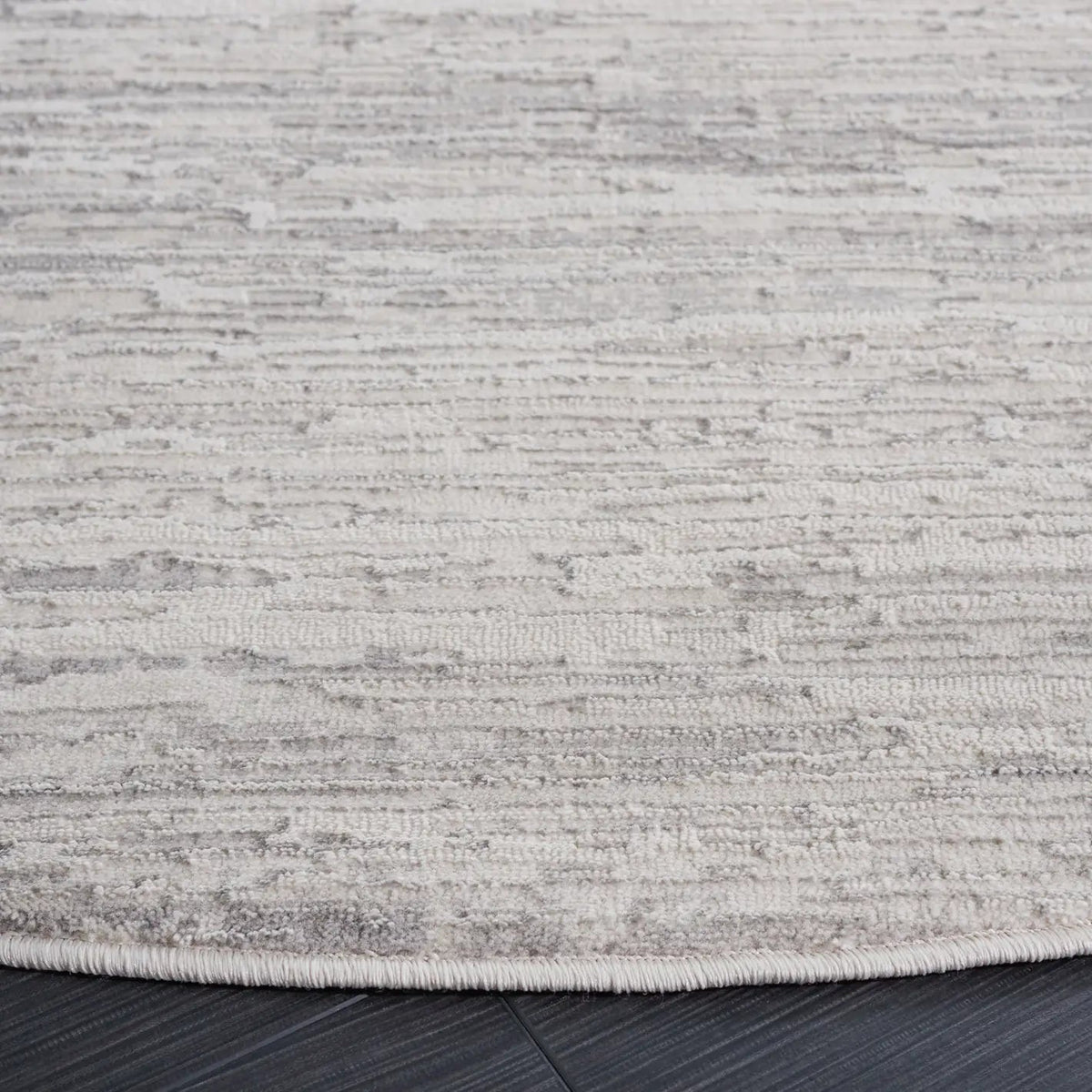 Safavieh Diamond 6'-7" x 6'-7" Rug in Beige / Grey