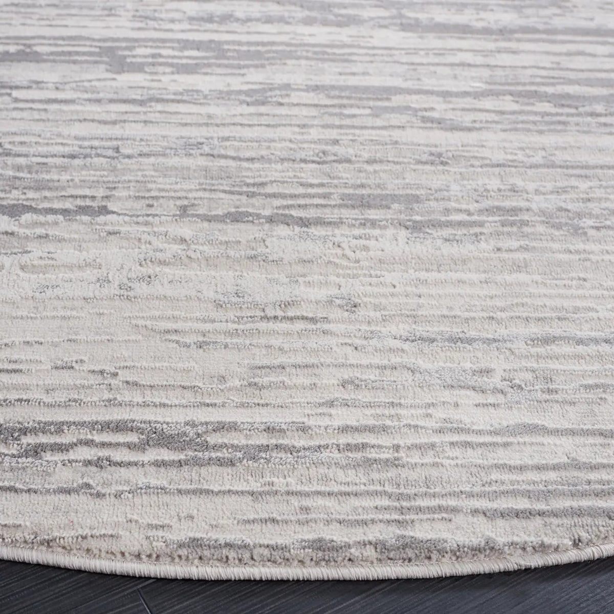 Safavieh Diamond 6'-7" x 6'-7" Rug in Grey / Beige