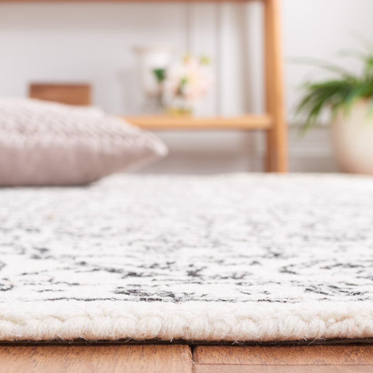 Safavieh Dip Dye Ddy151Z Ivory/Black Rug - Safavieh - ddy151z - 3