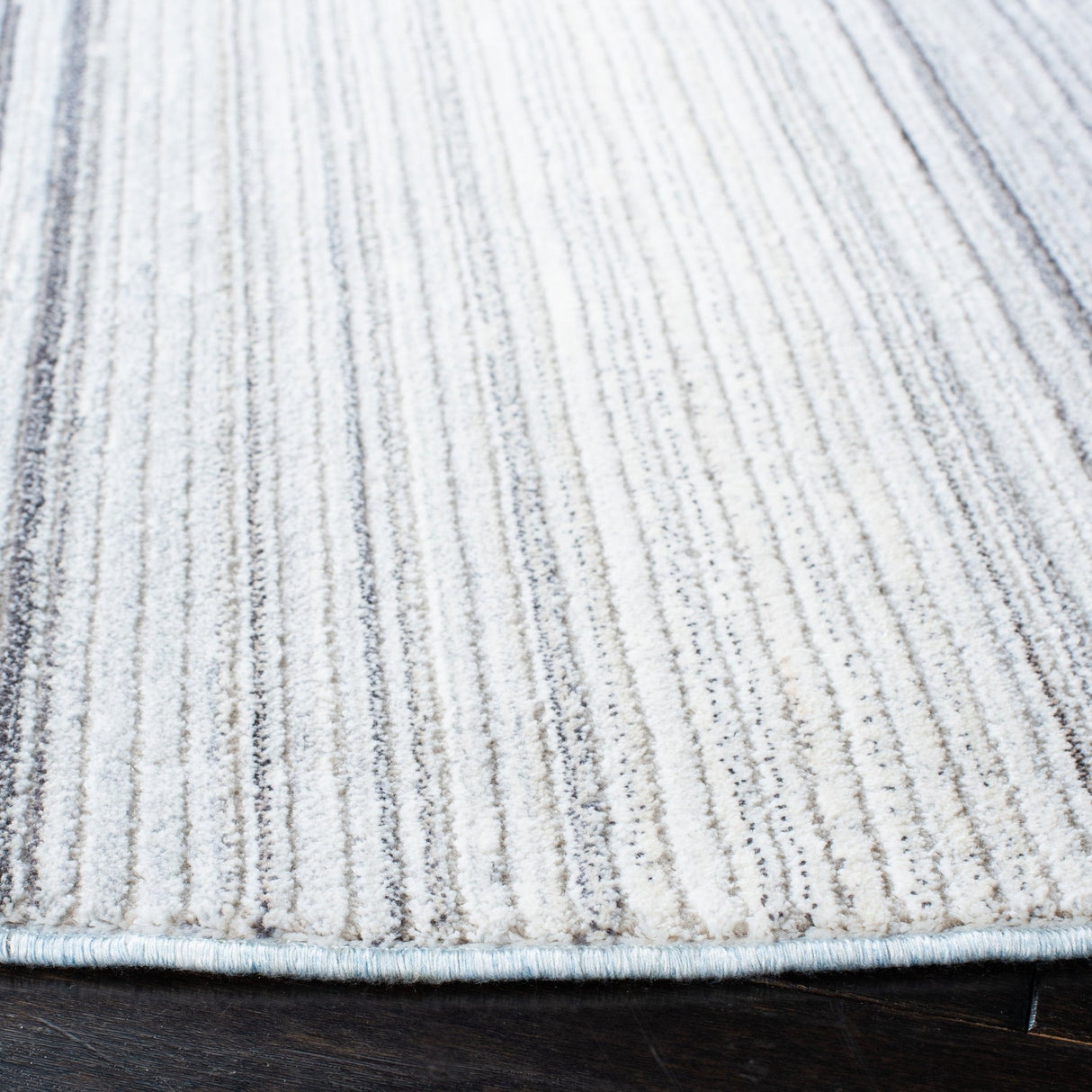 Safavieh Dream Drm472M Blue/Ivory Rug - Safavieh - drm472m - 24