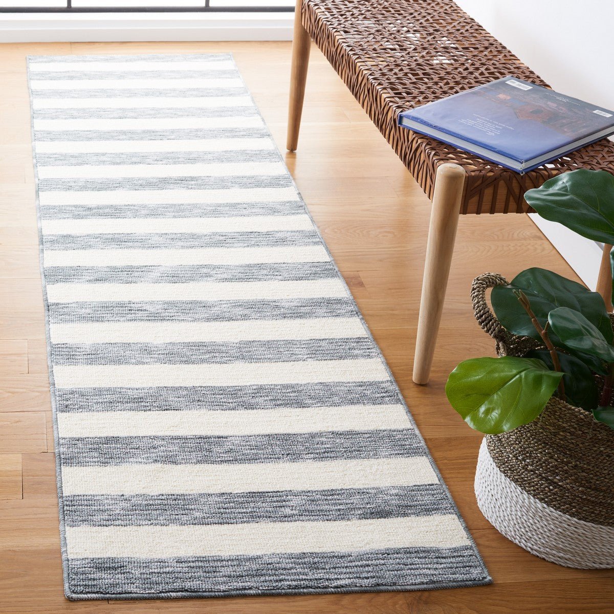 Safavieh Easy Care Ecr115F Grey/Ivory Rug - Safavieh - ecr115f - 24